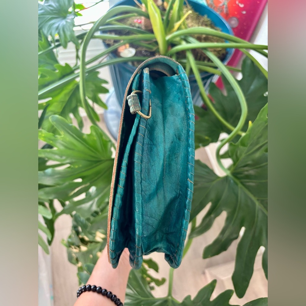 Moroccan Leather Crossbody Bag - Picture 4 of 7